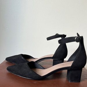 Chinese Laundry black faux suede shoes